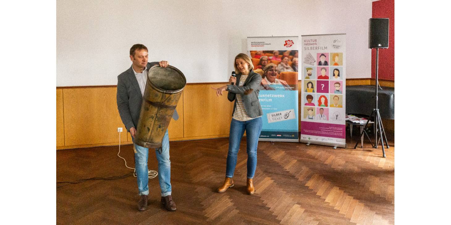 Bild 8: Frank Ebert, Geschäftsführer Oberfranken Offensiv e.V., Yvonne Jähns-Kretschmer, Bauernmuseum Bamberger Land