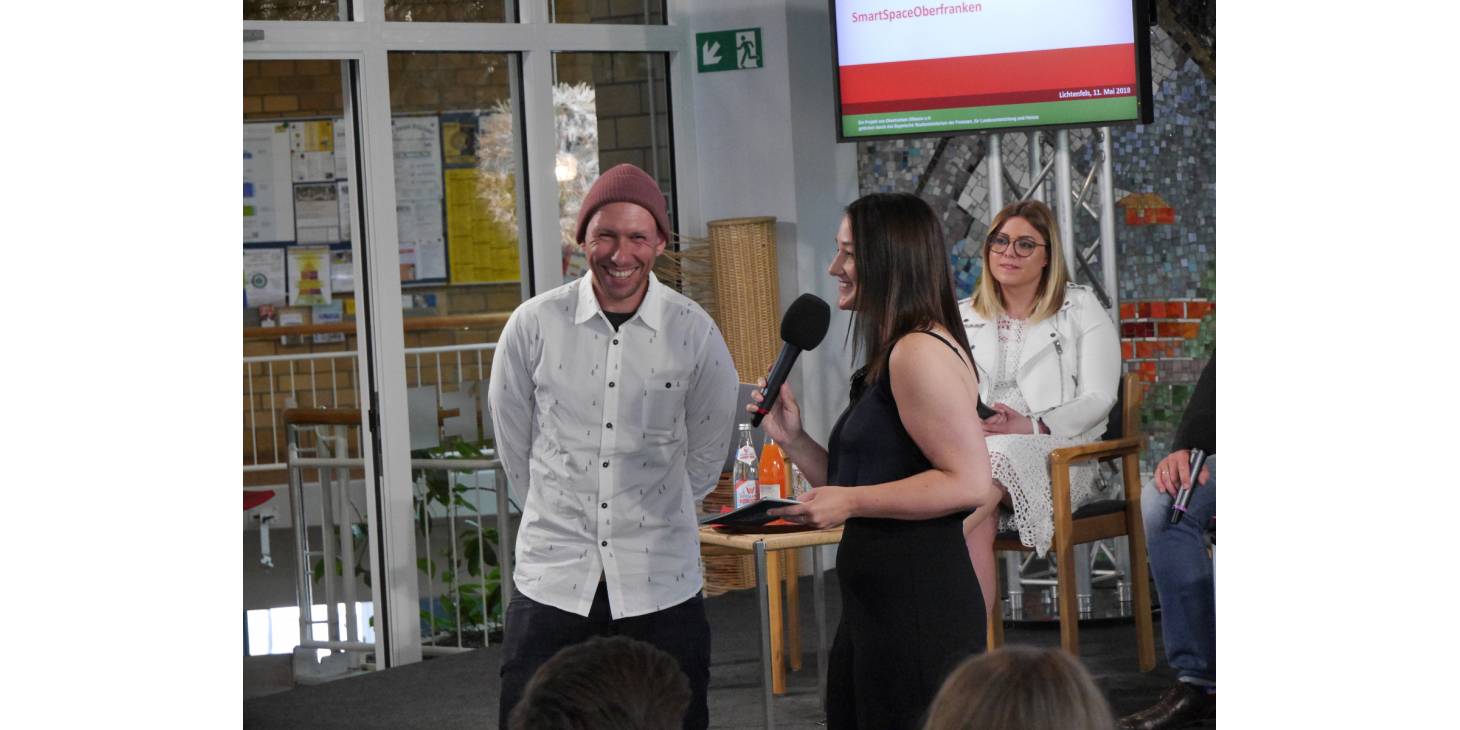 Michael Spitzbarth, Geschäftsführer bleed clothing GmbH Helmbrechts, Danica Großer, Moderatorin Radio Galaxy Oberfranken und Debora Fikentscher, Bloggerin aus Hof